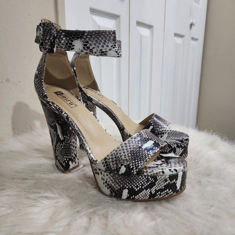 EUC IDIFU Sabrina Platform Snakeskin Print Heel Sandals